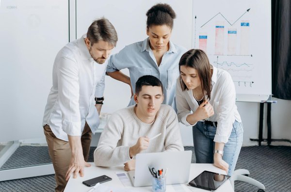 Welche Rolle spielt Nachhaltigkeit im Bereich der Unternehmensdienstleistungen?